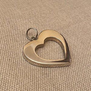 Gorgeous Vintage Sterling Silver Heart Pendant